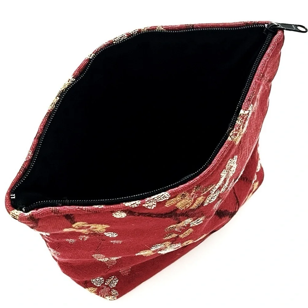 Embroidered Floral Women's Cosmetic Makeup Accessories Bag!